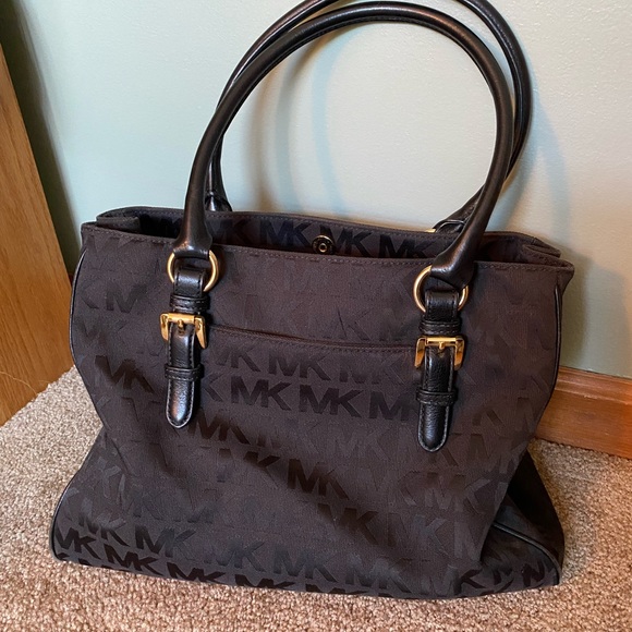 Michael Kors Handbags - Michael Kors Shoulder Bag